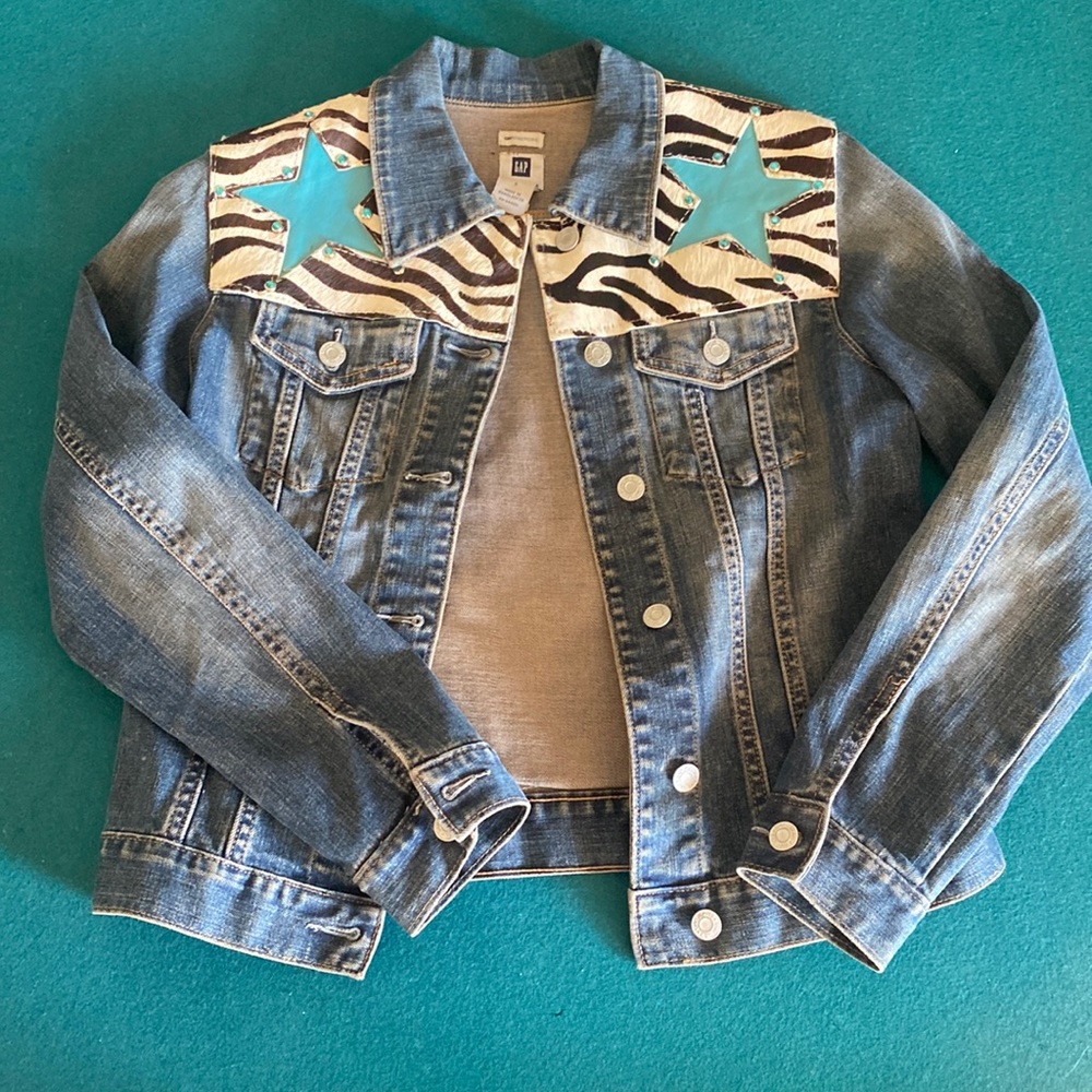 Jean jacket country designs on shoulders and back